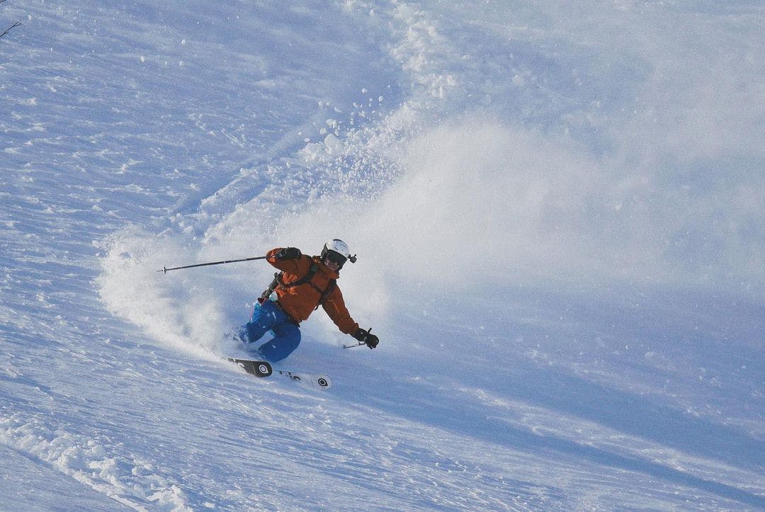 Guy skiing powder snow in Georgia