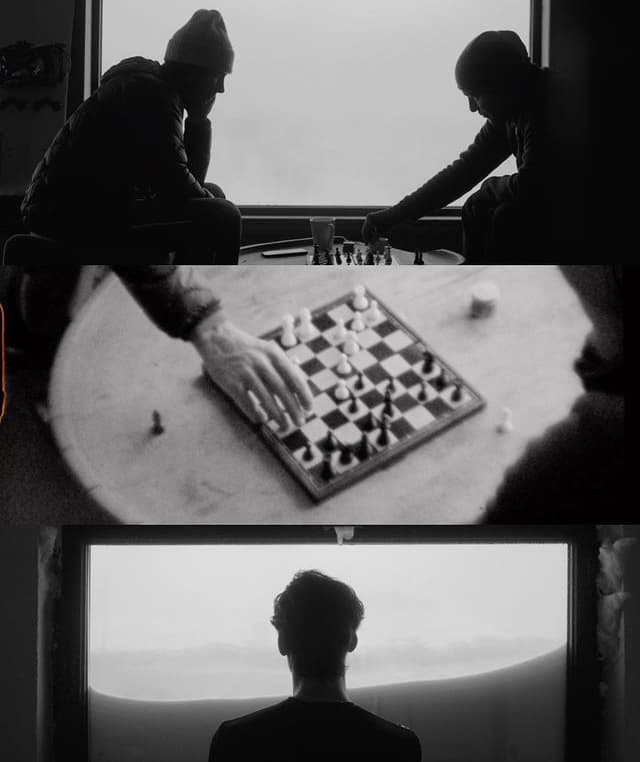 BlackandwhiteGamesSkiTrip